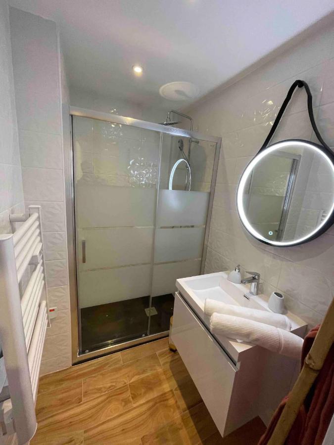 Le Jardin Niortais - Hyper Centre- Proche Gare - Paisible - Grand Jardin Prive, Wifi Hd -Netflix Appartement Buitenkant foto